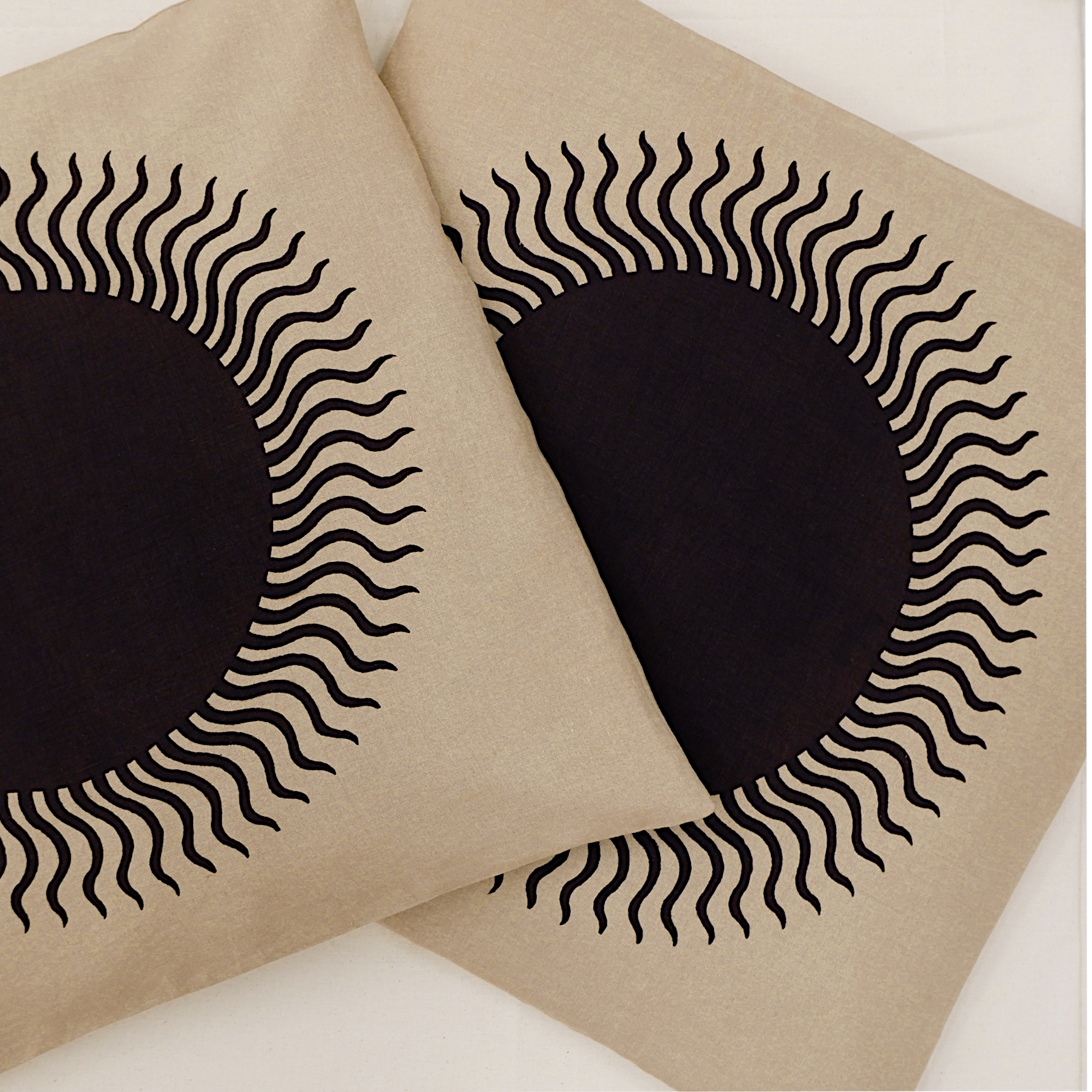 Helios floor cushion/ black